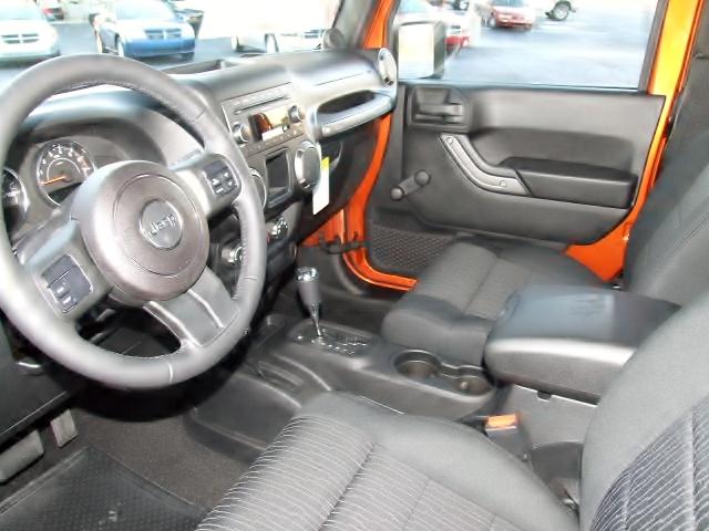 Jeep Wrangler 2011 photo 4