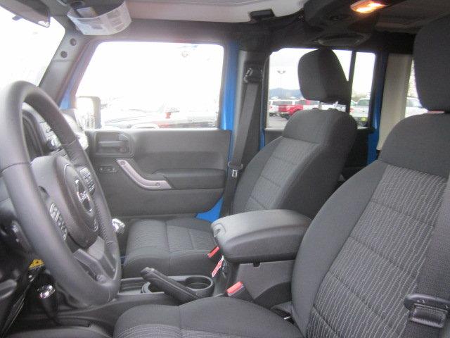 Jeep Wrangler 2011 photo 1