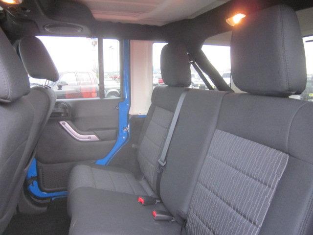 Jeep Wrangler 2011 photo 2