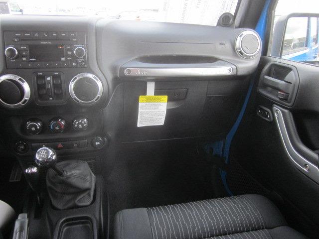 Jeep Wrangler 2011 photo 3