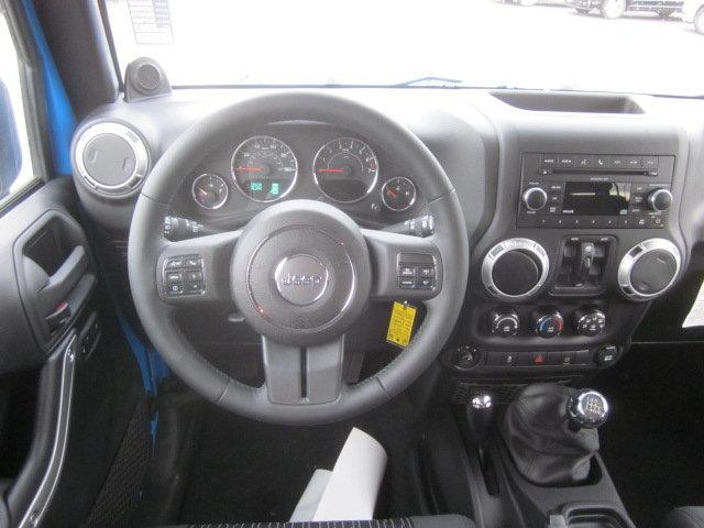Jeep Wrangler 2011 photo 4