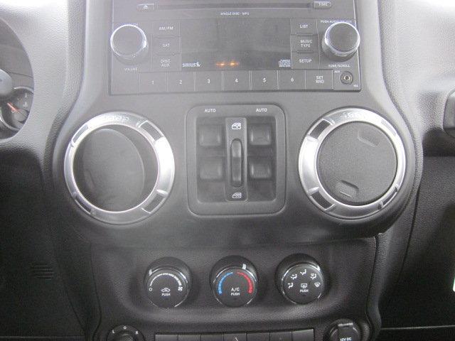 Jeep Wrangler 2011 photo 5