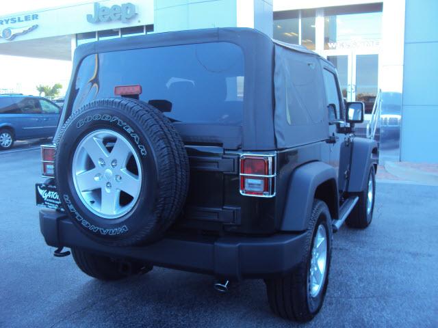 Jeep Wrangler 2011 photo 3