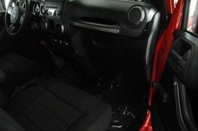 Jeep Wrangler 2011 photo 1