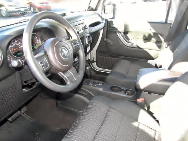 Jeep Wrangler 2011 photo 4