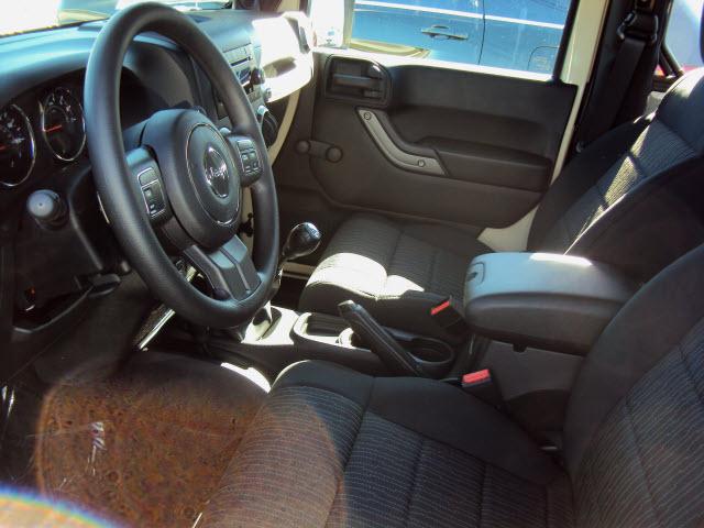 Jeep Wrangler 2011 photo 3