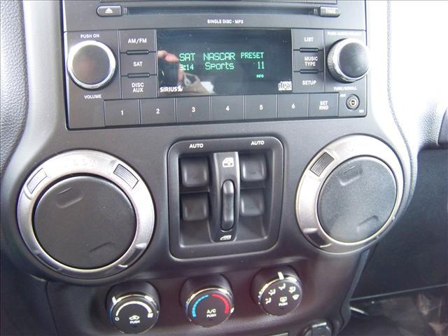 Jeep Wrangler 2011 photo 5