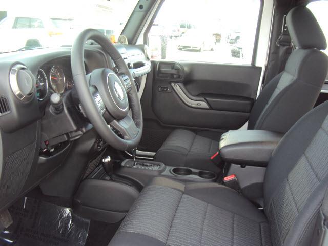 Jeep Wrangler 2011 photo 4