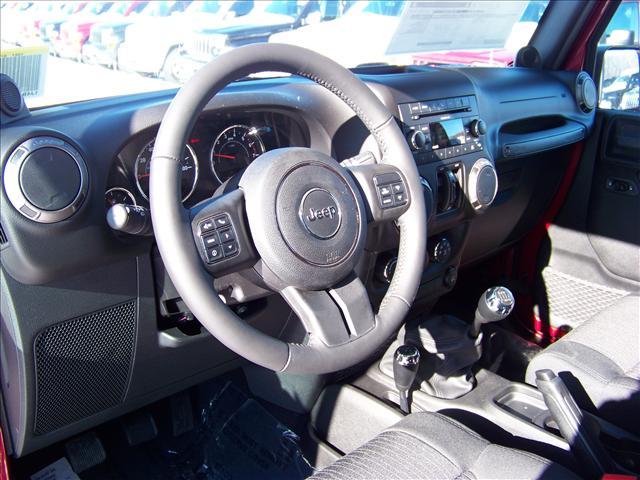 Jeep Wrangler 2011 photo 3