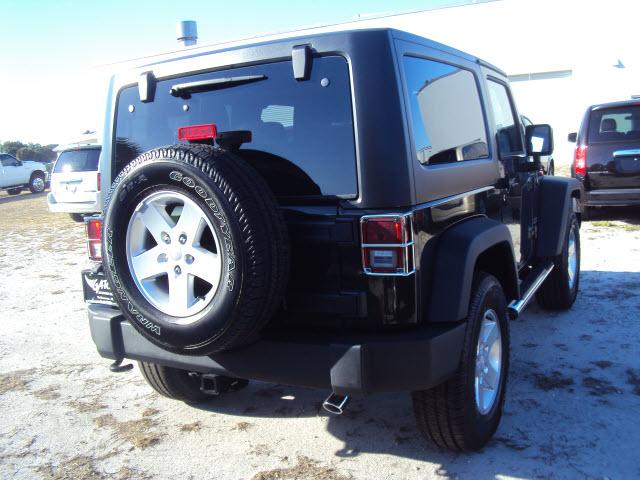 Jeep Wrangler 2011 photo 1