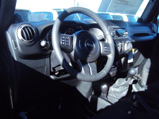 Jeep Wrangler 2011 photo 4