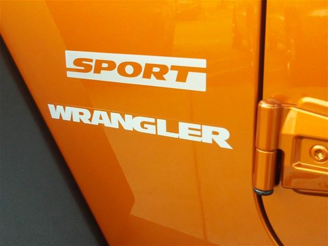 Jeep Wrangler 2011 photo 2