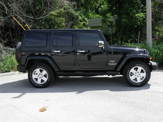 Jeep Wrangler 2011 photo 2