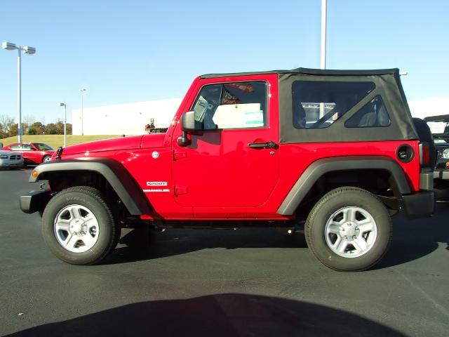 Jeep Wrangler 2011 photo 2