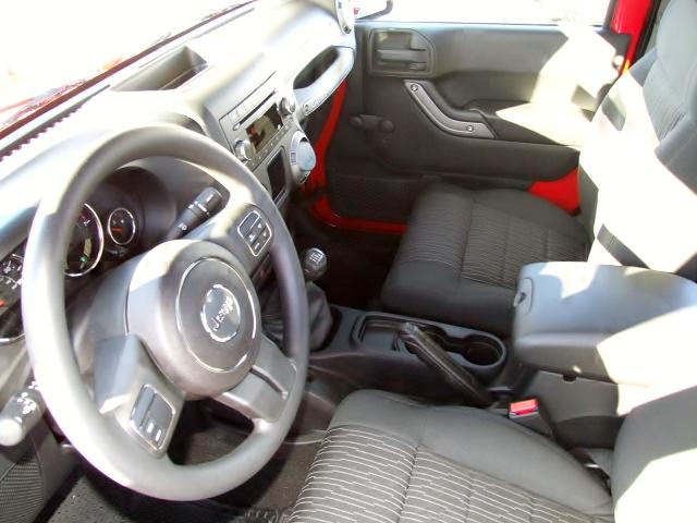 Jeep Wrangler 2011 photo 4