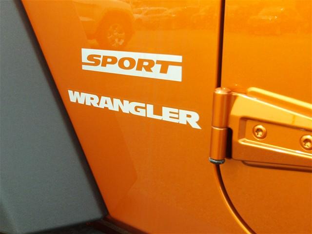 Jeep Wrangler 2011 photo 3