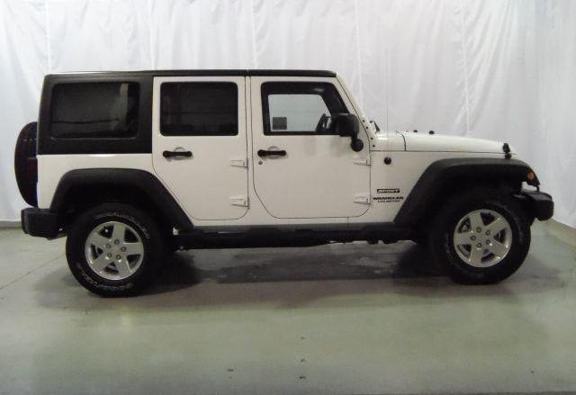 Jeep Wrangler 2011 photo 1