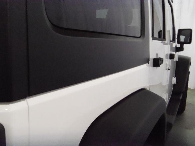 Jeep Wrangler 2011 photo 3