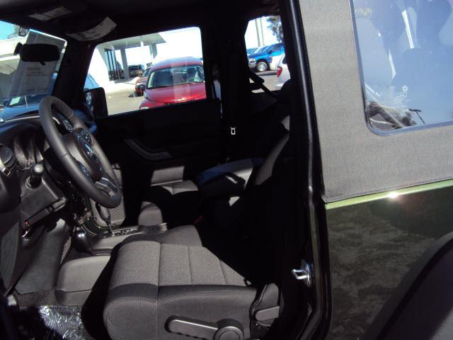 Jeep Wrangler 2011 photo 3