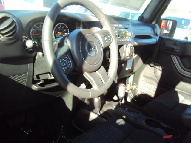 Jeep Wrangler 2011 photo 4