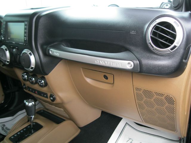 Jeep Wrangler 2011 photo 3