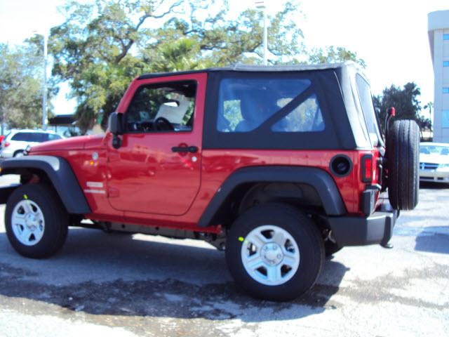 Jeep Wrangler 2011 photo 3