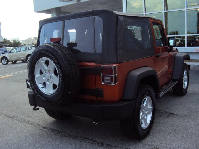 Jeep Wrangler 2011 photo 3