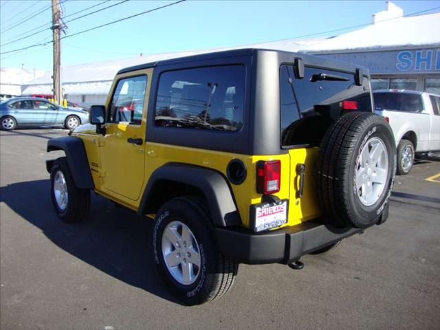 Jeep Wrangler 2011 photo 2