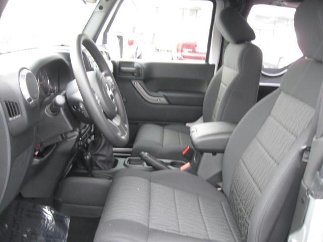 Jeep Wrangler 2011 photo 1