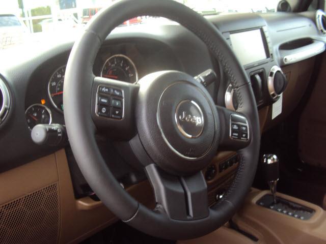 Jeep Wrangler 2011 photo 3