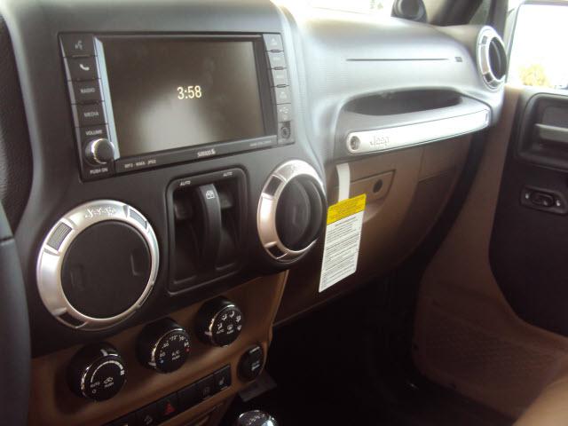 Jeep Wrangler 2011 photo 4