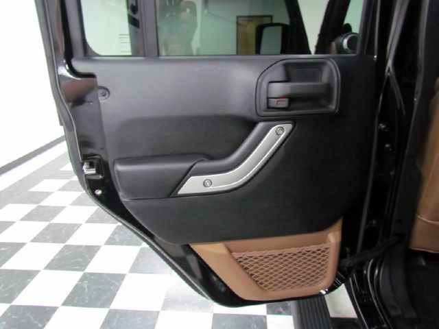 Jeep Wrangler 2011 photo 13