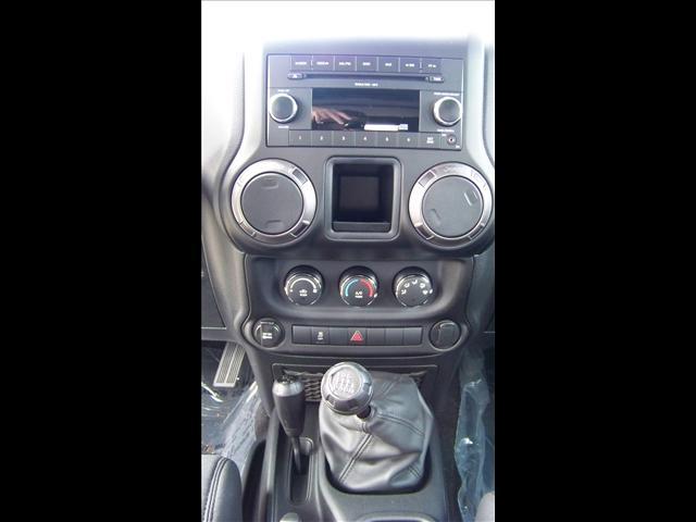 Jeep Wrangler 2011 photo 5