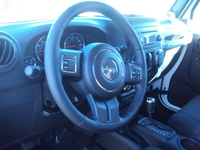 Jeep Wrangler 2011 photo 4