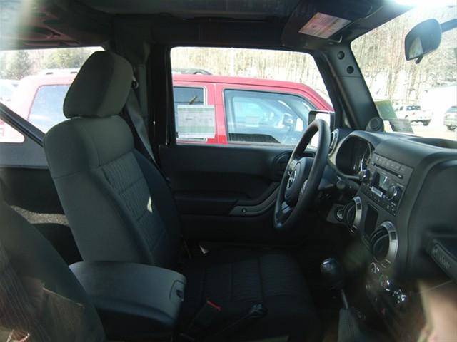 Jeep Wrangler 2011 photo 3