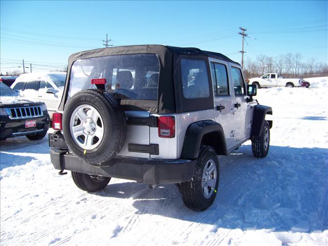 Jeep Wrangler 2011 photo 2