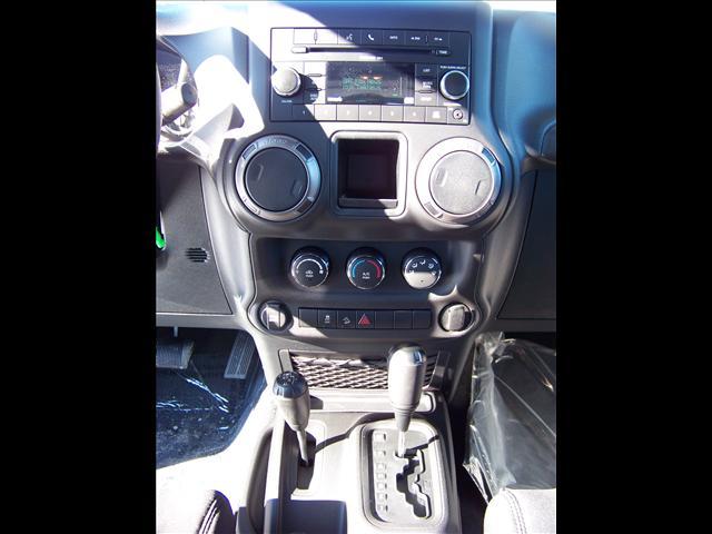Jeep Wrangler 2011 photo 4