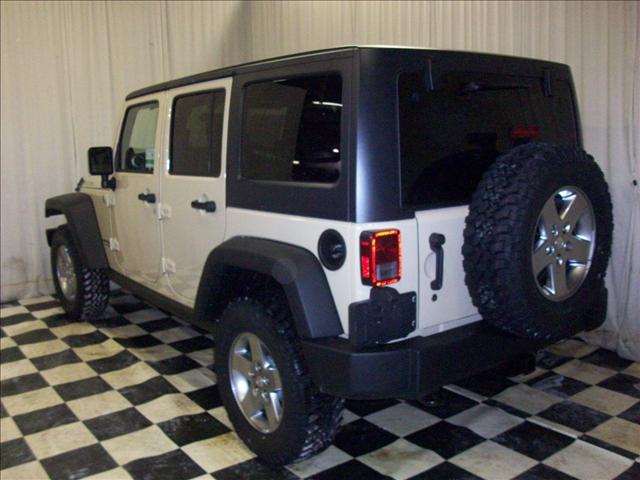 Jeep Wrangler 2011 photo 3