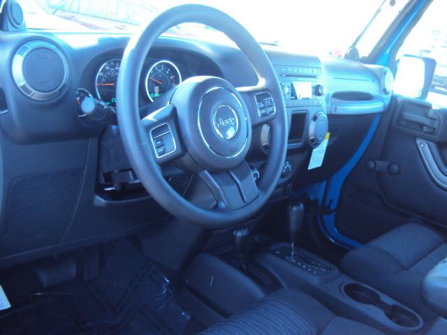 Jeep Wrangler 2011 photo 4