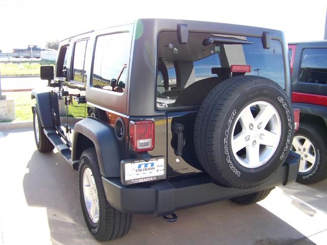 Jeep Wrangler 2011 photo 2