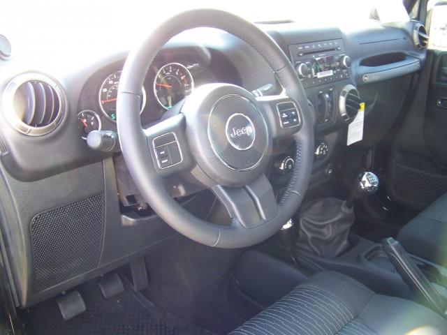 Jeep Wrangler 2011 photo 3