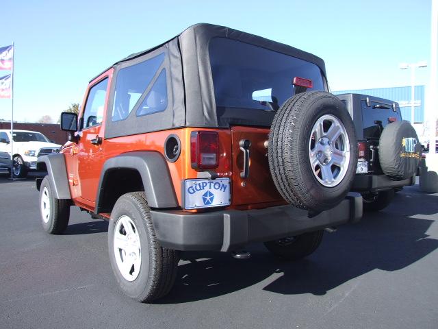Jeep Wrangler 2011 photo 4