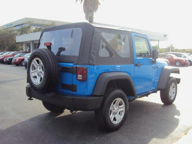 Jeep Wrangler 2011 photo 2
