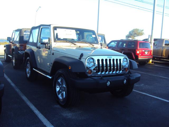 Jeep Wrangler 2011 photo 2