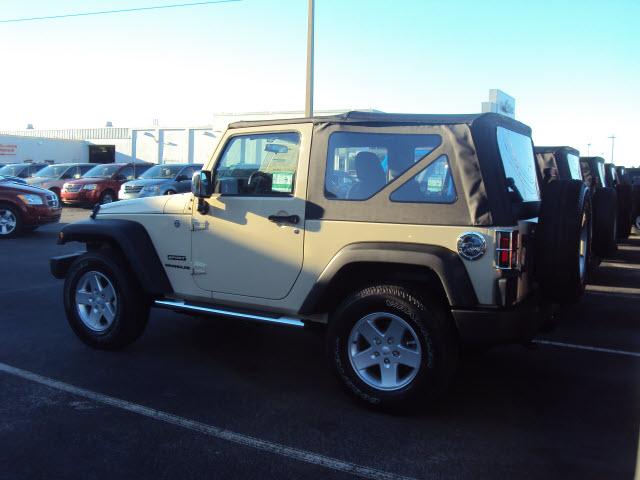 Jeep Wrangler 2011 photo 3