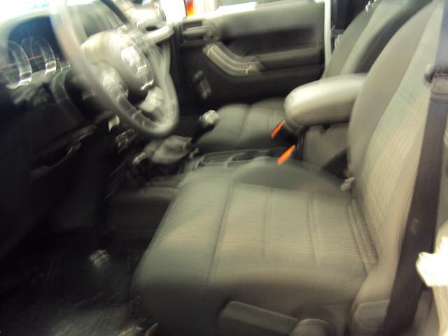 Jeep Wrangler 2011 photo 2