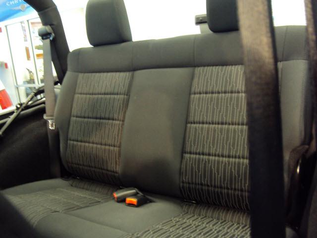 Jeep Wrangler 2011 photo 3