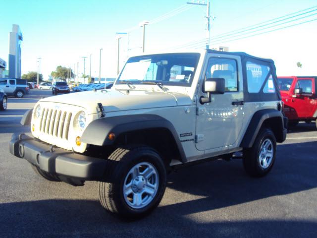 Jeep Wrangler 2011 photo 1