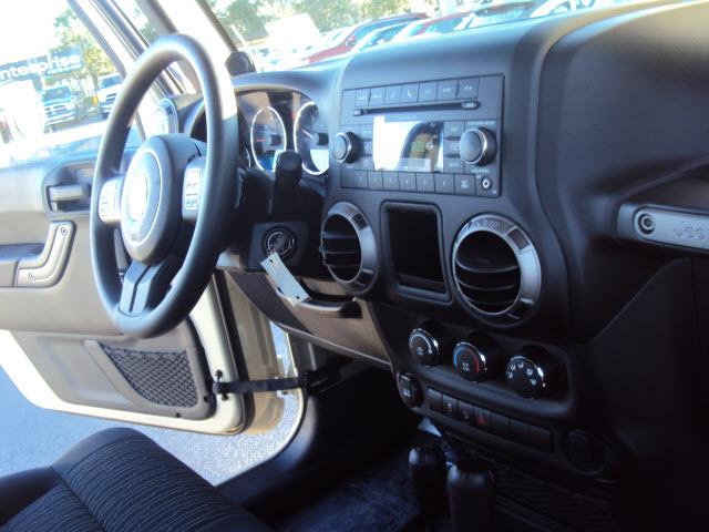 Jeep Wrangler 2011 photo 5