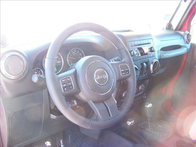 Jeep Wrangler 2011 photo 3